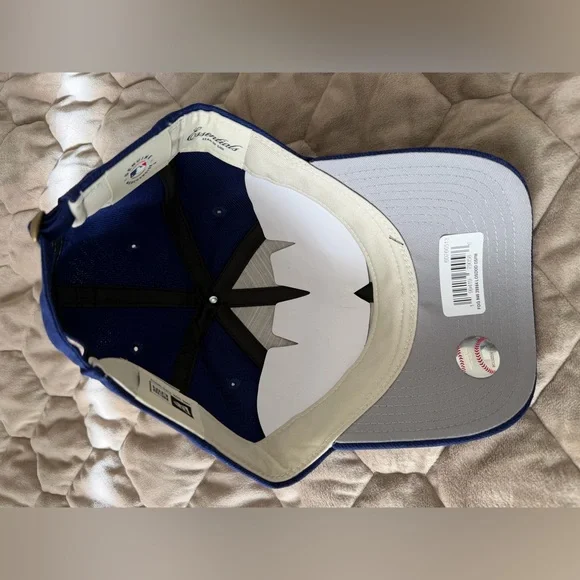 Fear of God ESSENTIALS
Los Angeles Dodgers 9FORTY Cap - Picture 6 of 8